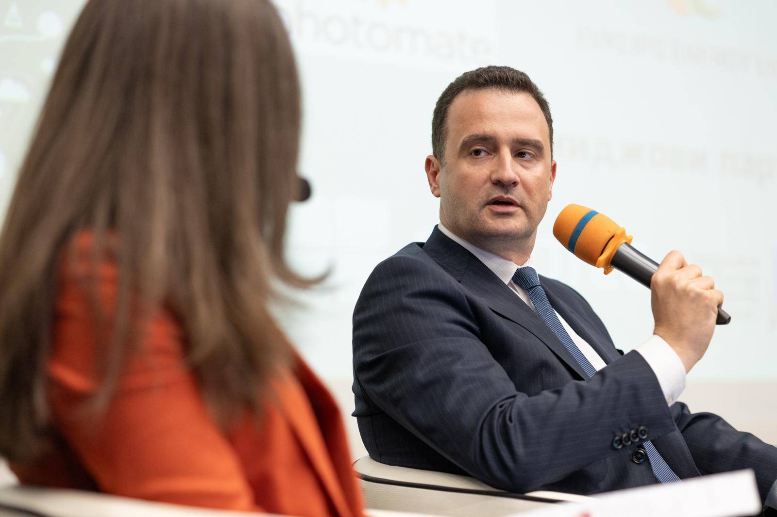 Министърът на енергетиката откри панела Министърът на енергетиката откри панела